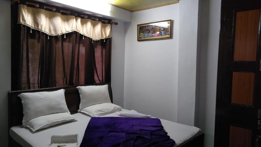 Debbhumi Regency Hotel Sāngla Екстериор снимка